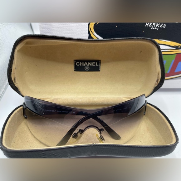 FIRM - Authentic Chanel Ombré Sunglasses - Picture 5 of 16